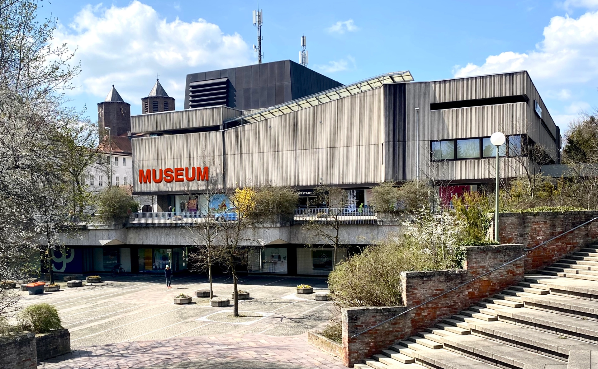 Fotomontage des
              Karstadt-Gebäudes als Museum